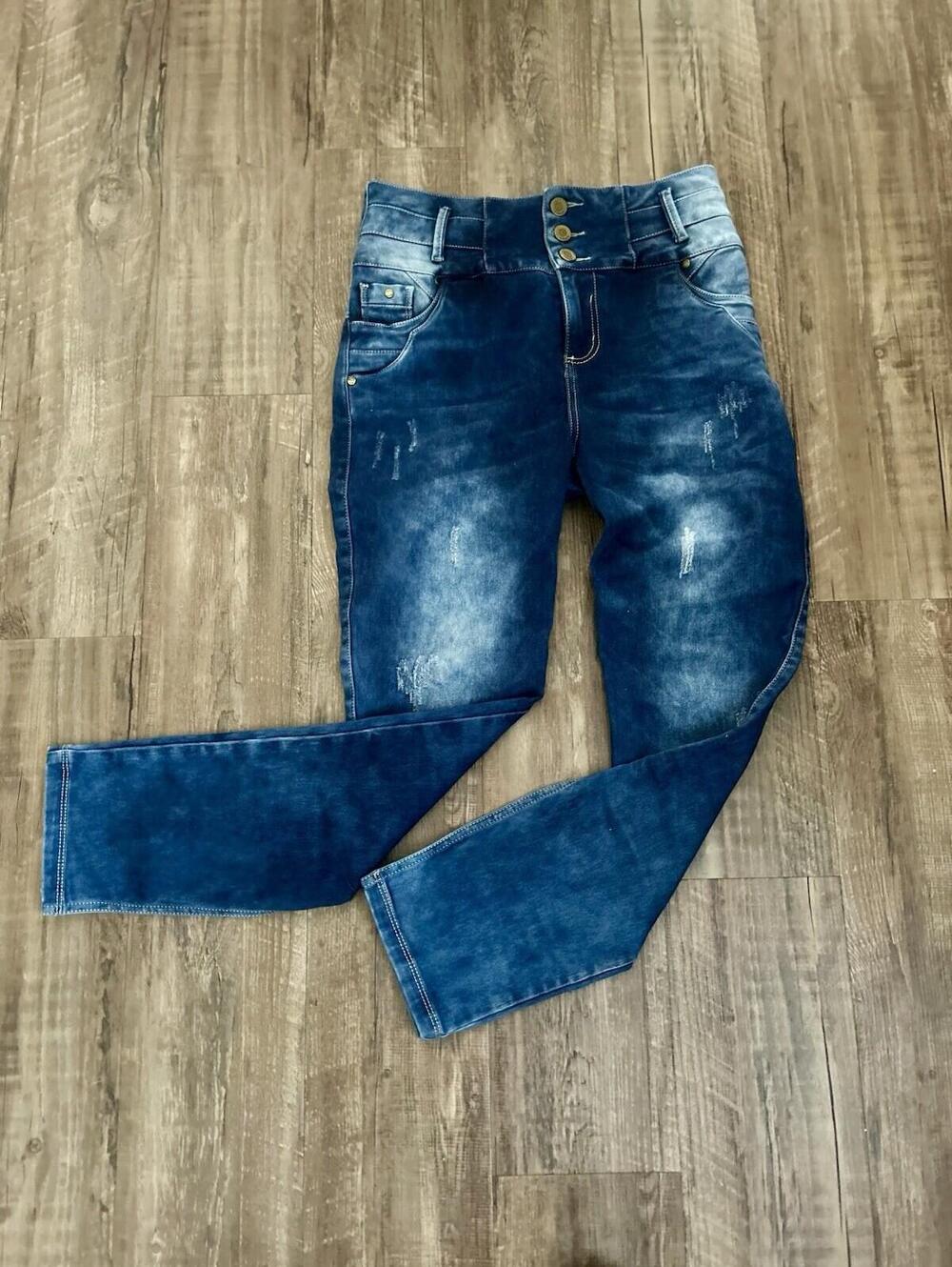 Tissini Women’s Jeans Colombian Jeans Size 7, Triple Button, Multi-Colored Wash